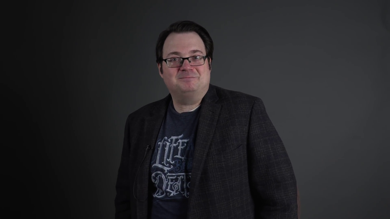 Brandon Sanderson é autor de Mistborne e de A Roda do Tempo