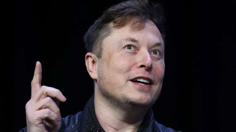 Elon Musk lan&ccedil;ou uma pesquisa sobre 'liberdade de express&atilde;o' no Twitter