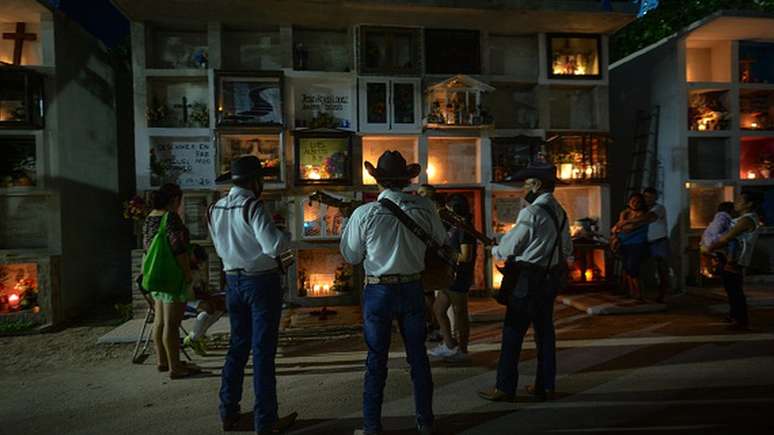 O Dia dos Mortos &eacute; uma das datas mais importantes da cultura mexicana. Familiares e amigos se re&uacute;nem para celebrar e recordar aqueles que j&aacute; se foram