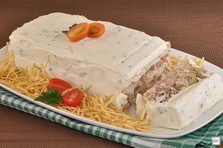 Bolo salgado de atum e cream cheese &ndash; Foto: Guia da Cozinha