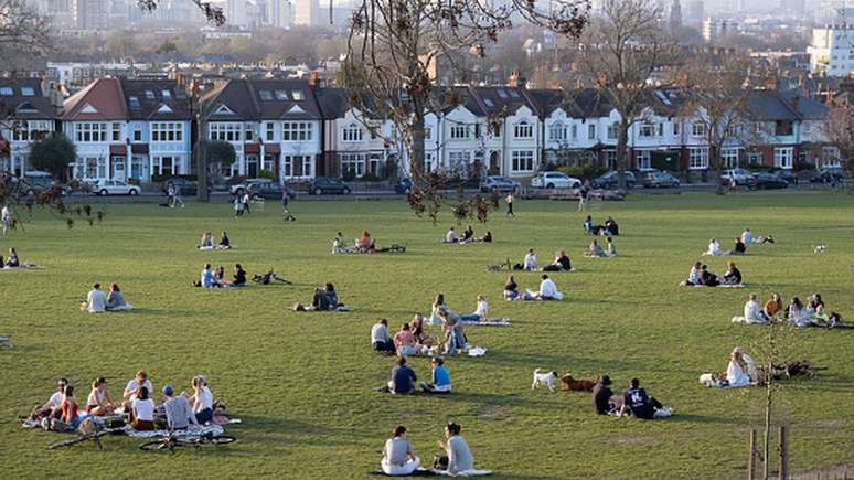 Sallnow acredita que os la&ccedil;os sociais e a conex&atilde;o com fam&iacute;lia e amigos s&atilde;o essenciais durante o processo de morrer