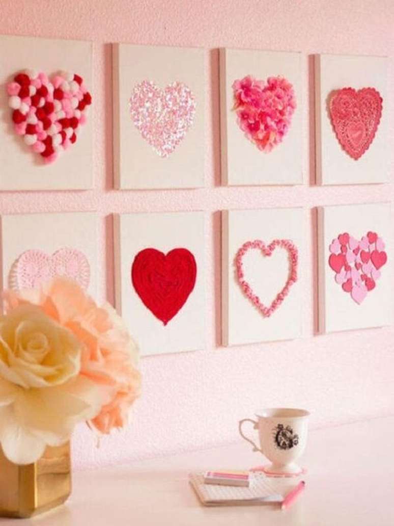 24. Ideias para o dia das m&atilde;es: quadros com formato de cora&ccedil;&atilde;o. Fonte: Artesanato Passo a Passo