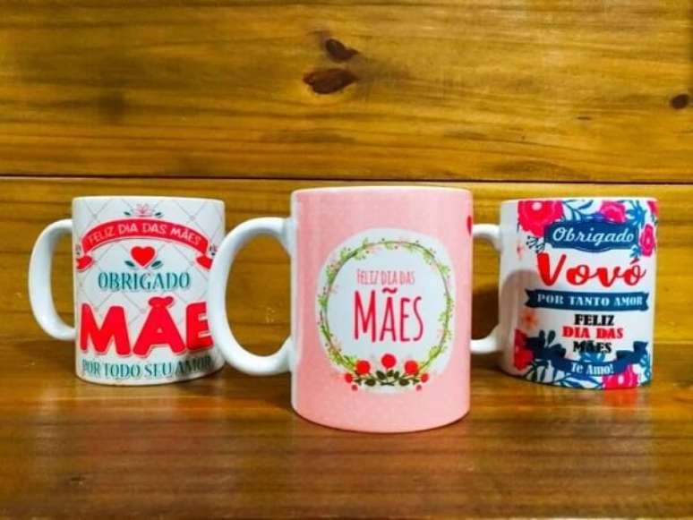 64. Ideia de artesanato para o dia das m&atilde;es: canecas personaliz&aacute;veis. Fonte: Alfa Personaliza&ccedil;&otilde;es