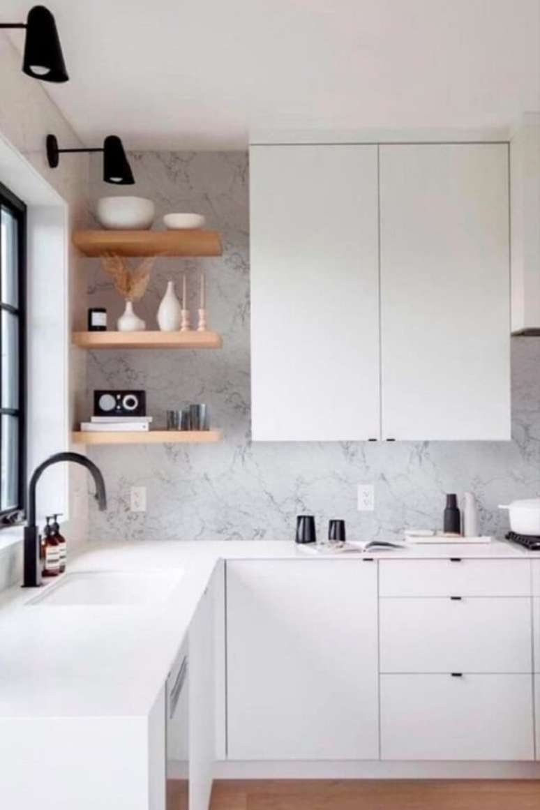57. Adesivo marmorizado para cozinha branca e moderna – Foto Papel Decor