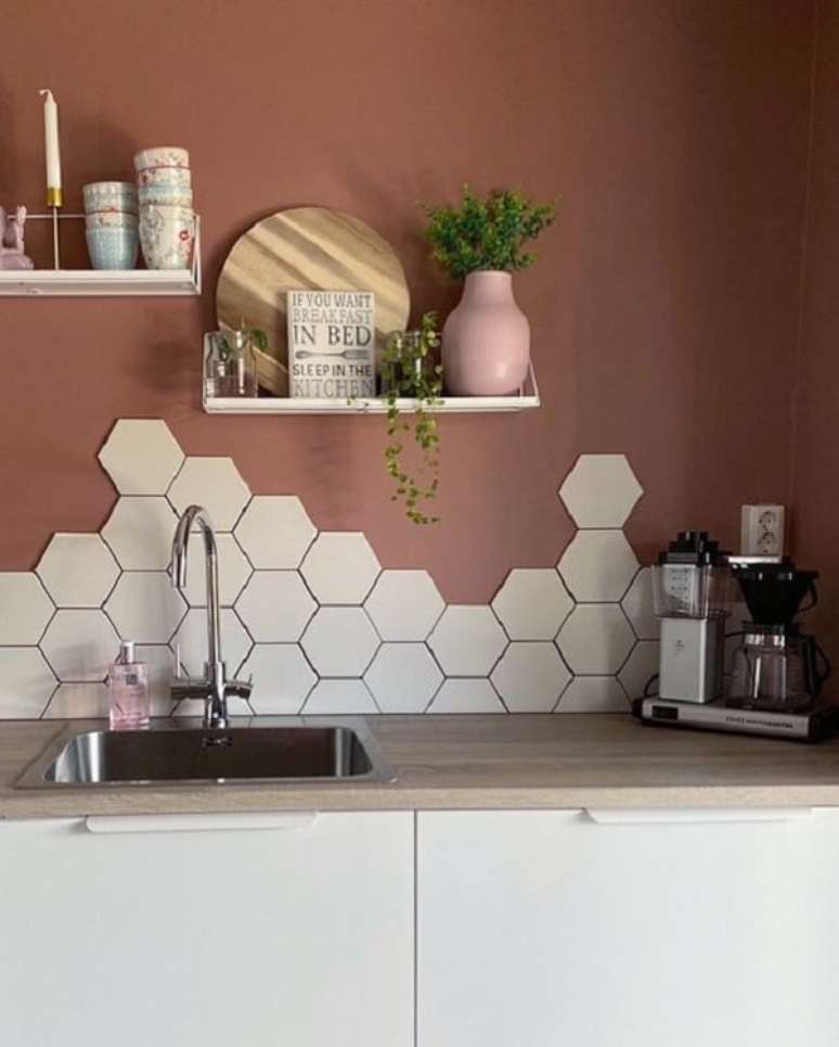9. Adesivo para cozinha hexagonal para parede da bancada rosa – Foto  Viet Huong
