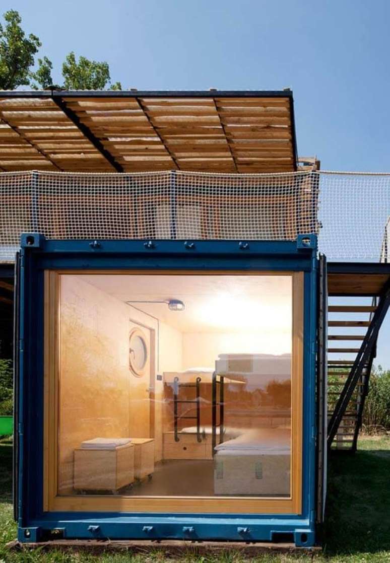 25. Casas de container por dentro: invista em móveis funcionais. Fonte: Ideias Decor