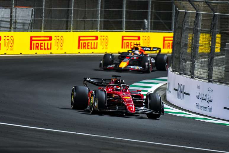 Por enquanto, campeonato vai se desenhando como um duelo entre Leclerc e Verstappen