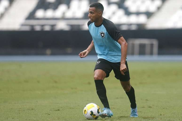 Victor Sá em ação pelo Botafogo (Foto: Vítor Silva/Botafogo)