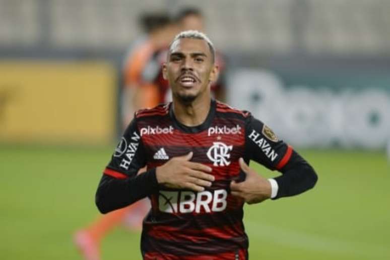 Matheuzinho soma três gols pelos profissionais do Flamengo (Foto: Marcelo Cortes / Flamengo)