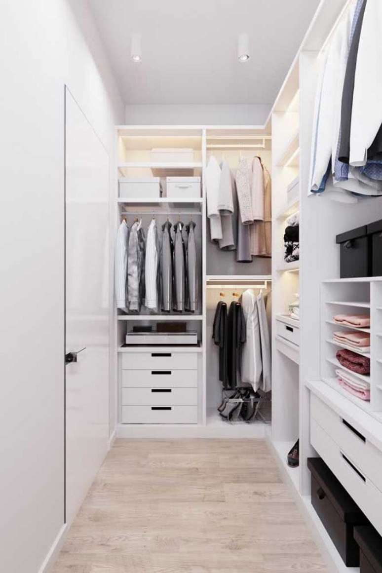 63. Closet com guarda roupa moderno – Foto Decor Facil