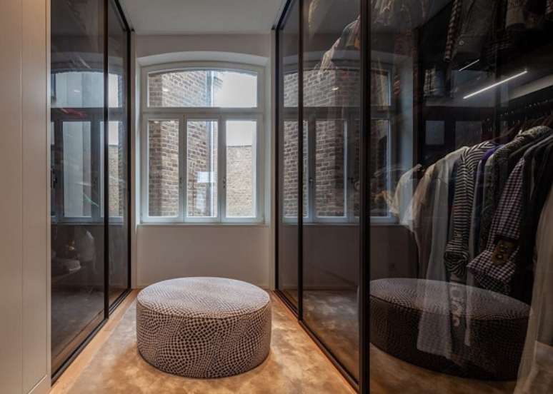 26. Ideias de closet com porta de vidro &ndash; Foto Cyrela