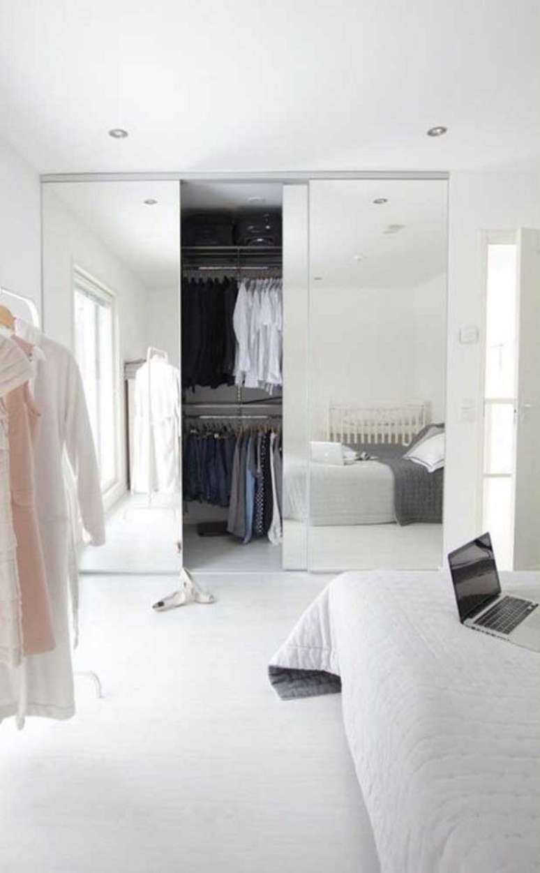 50. Ideias de closet simples com porta espelhada – Foto Decor Facil