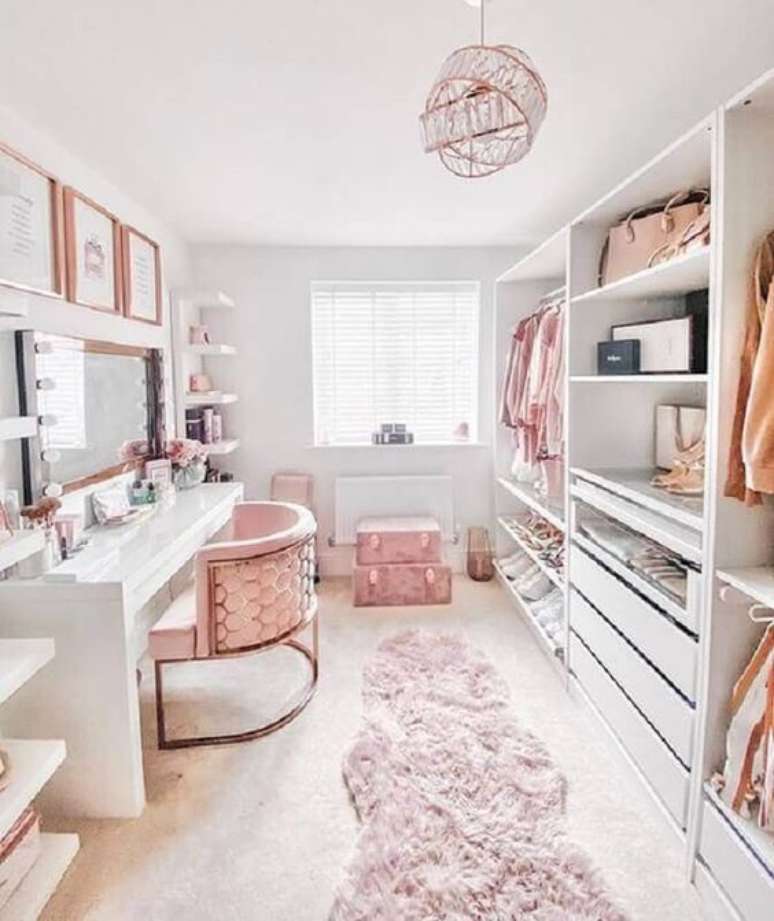 8. Ideias de closet com penteadeira para espaço planejado – Foto Home Decor