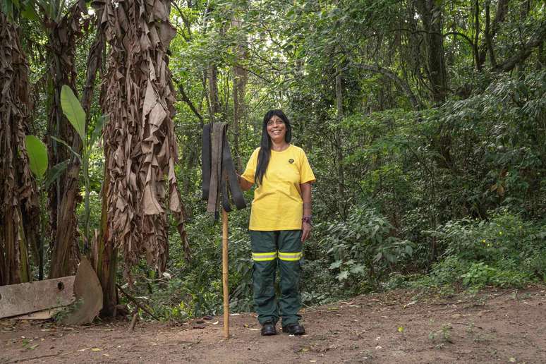 Para Sonia Barbosa, do povo Guarani, atuar como brigadista é o melhor jeito de proteger a floresta: ‘O que nós fazemos não é para qualquer um, são muitos riscos. Mas o fogo é um elemento importante para nós indígenas, tem que ser tratado com respeito’