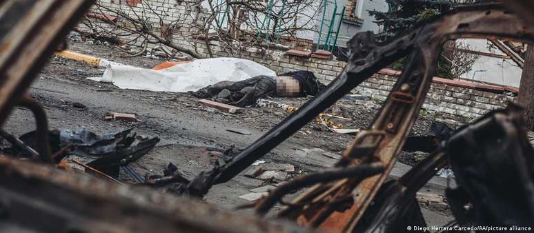 Imagens de civis mortos nas ruas da cidade ucraniana de Bucha chocaram o mundo