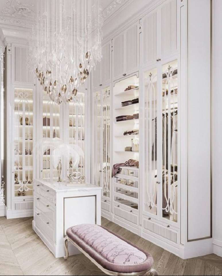 6. Ideias de closet espelhado para casa luxuosa – Foto Obsessed 4 Interiors