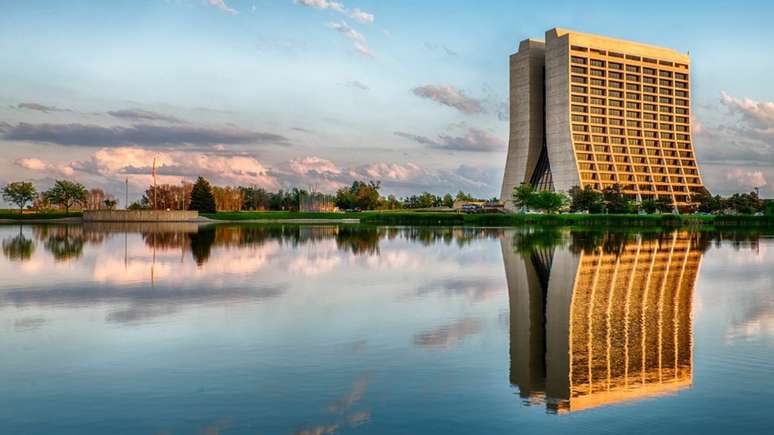 Sediado em um terreno de 2,7 mil hectares perto de Chicago, Fermilab é o principal laboratório de física de partículas dos Estados Unidos