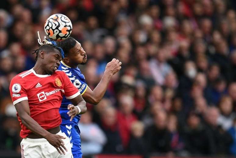 Manchester United e Everton empataram em 1 a 1 no primeiro turno (Foto: OLI SCARFF / AFP)