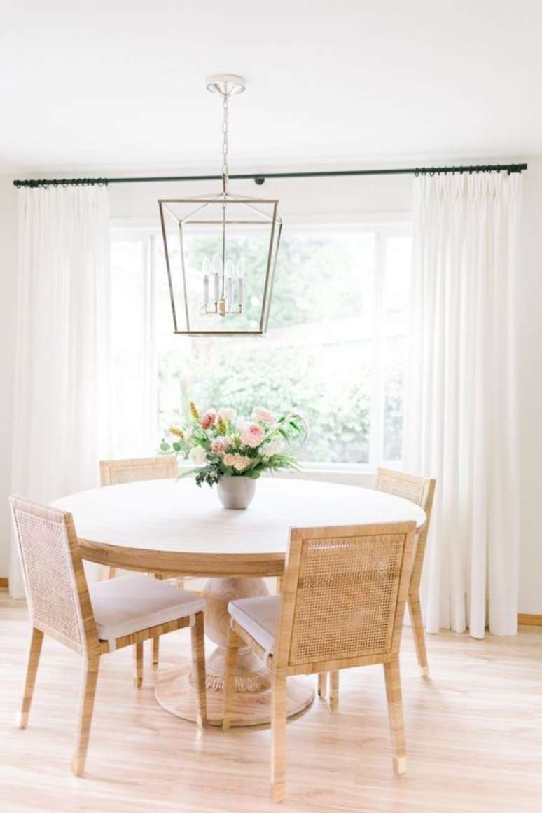 49. Base para mesa de jantar de madeira – Foto Blanco Interiores