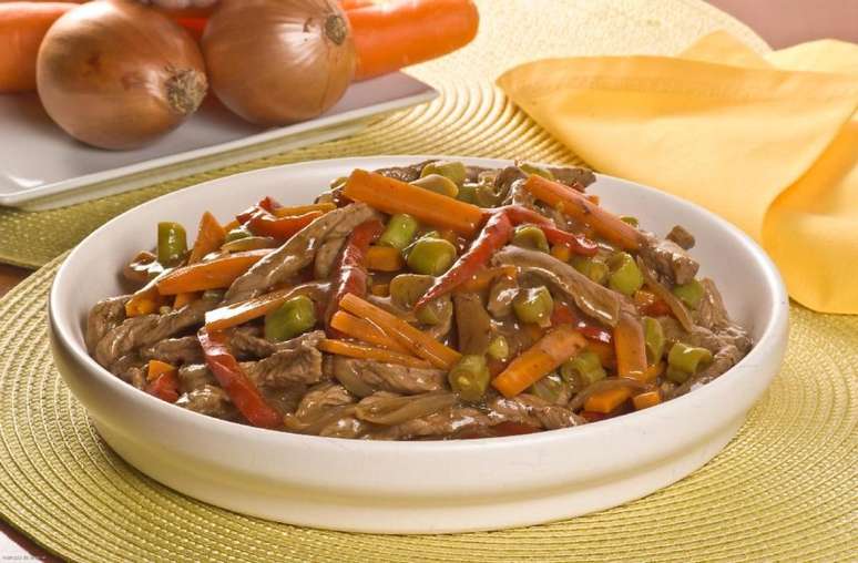 Picadinho pequim &ndash; Foto: Guia da Cozinha