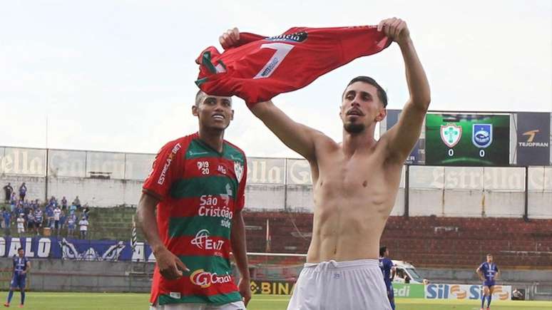 Gustavo França marcou o gol que garantiu a vaga da Portuguesa (Foto: Alex Silva / Lancepress!)