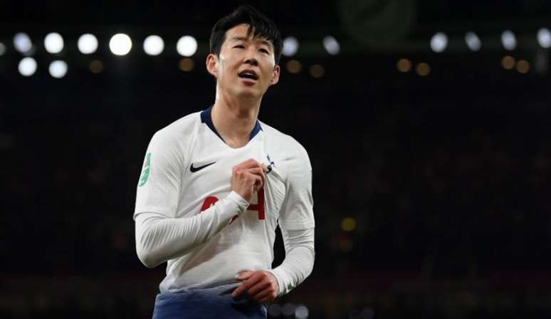 Sul-coreano foi o nome da partida e anotou três gols. Tottenham está firme na briga por G4 (Foto: Divulgação/APF)