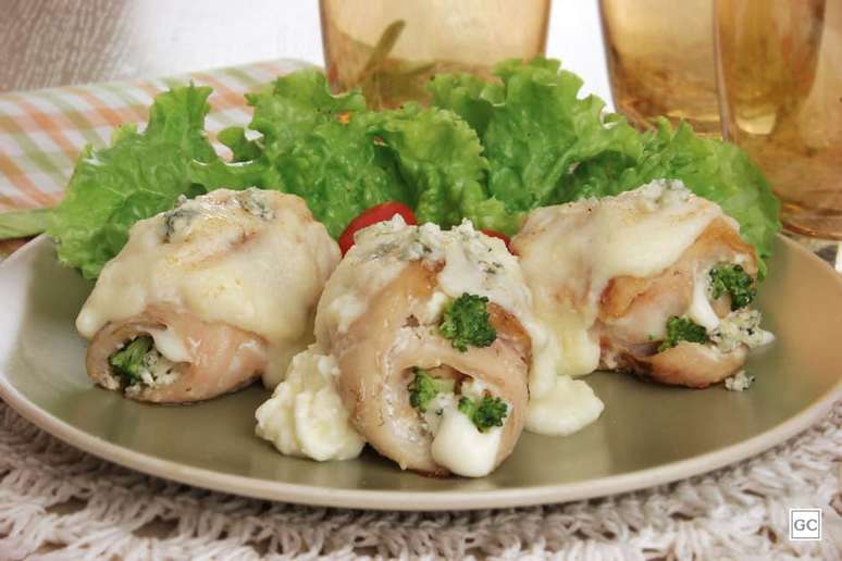 Peixe à rolê com brócolis e gorgonzola – Foto: Guia da Cozinha