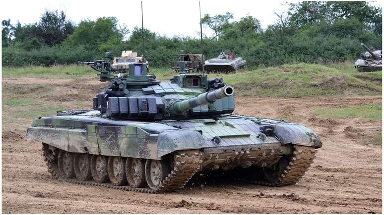 República Tcheca enviou tanques T-72 à Ucrânia