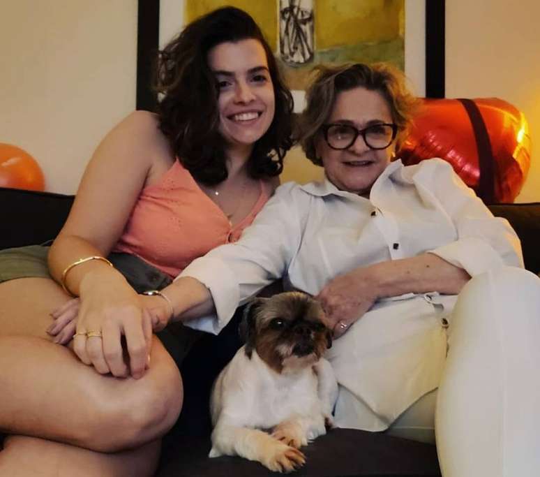 A atriz Fafy Siqueira, 67, vive um relacionamento com Fernanda Lorenzoni, 32, há seis anos.