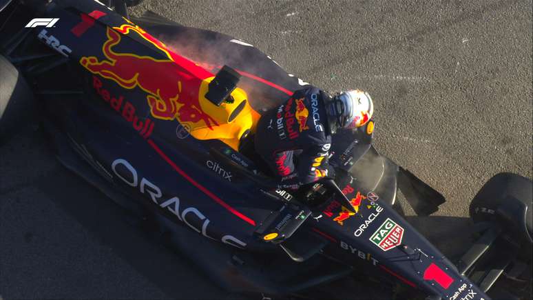 Verstappen abandona com problemas no carro pela segunda vez no ano