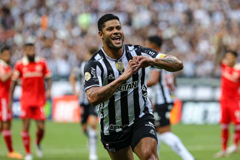 Hulk brilha em estreia do Atlético-MG e marca 2 gols