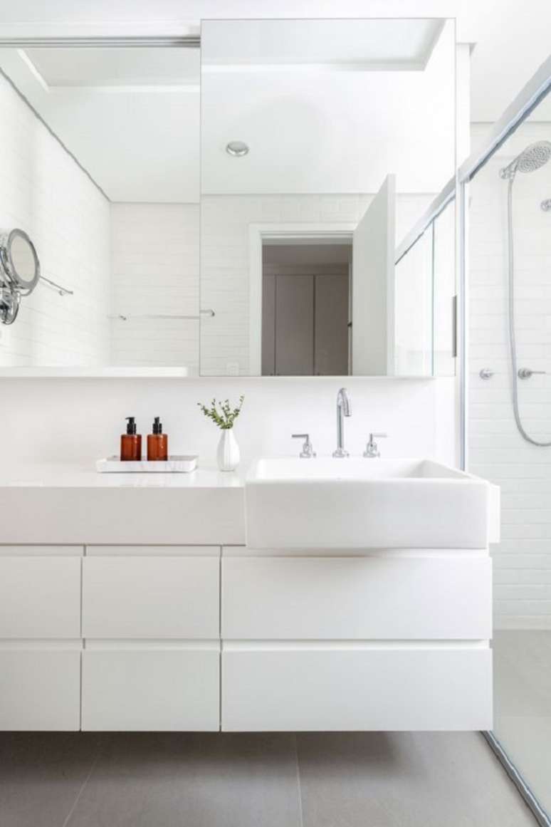 27. Cuba de semi encaixe branca para banheiro &ndash; Foto T3estudio Arquitetura