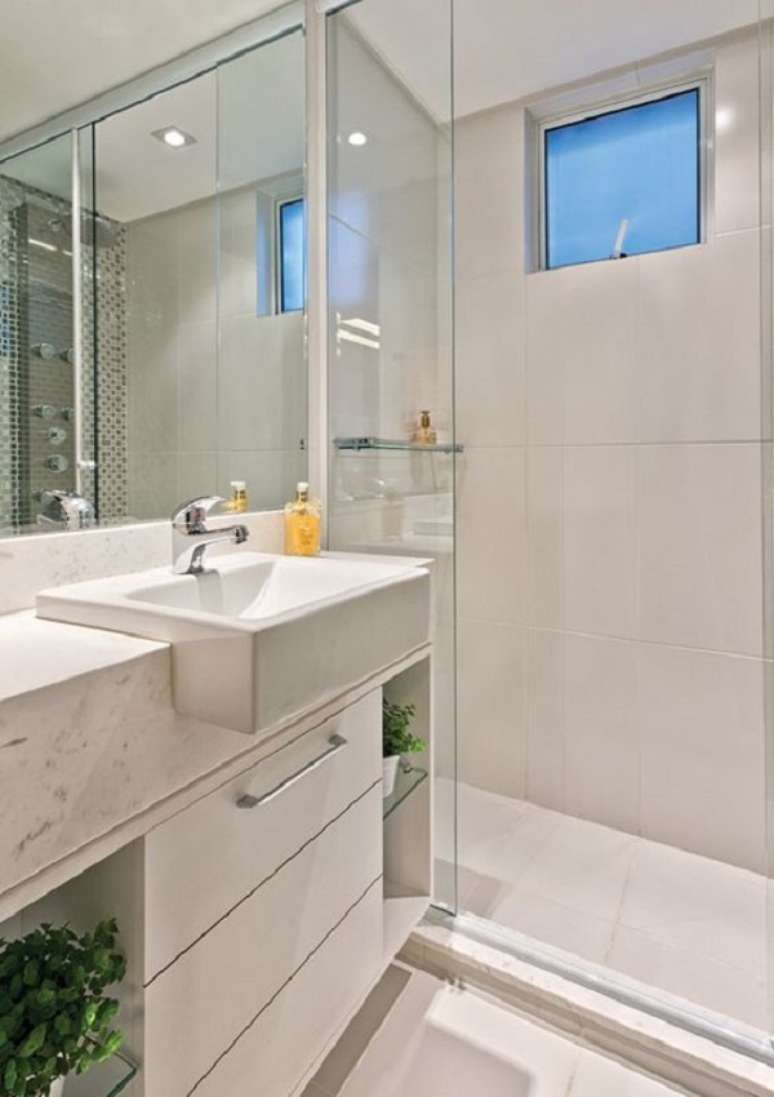 4. Banheiros com cuba de semi encaixe e bancada de granito &ndash; Foto Habitissimo