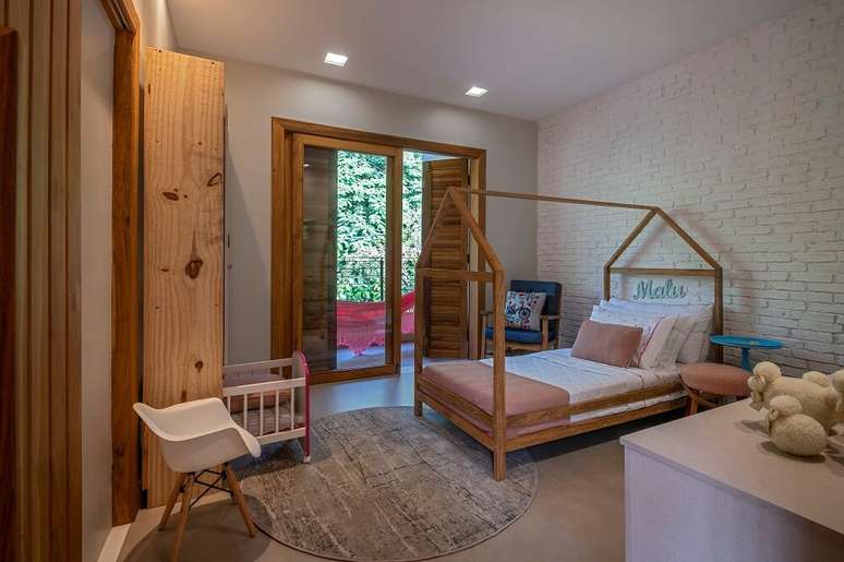 11. Quarto infantil com cama casinha. Foto: Daniel Mansur Fotografia