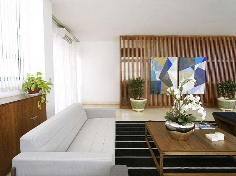 18. Arranjo de mesa de centro para sala de estar &ndash; Foto Juliana Pippi