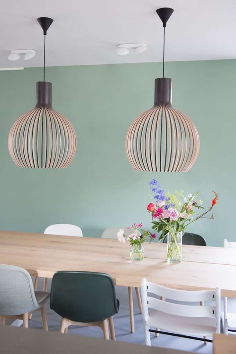 26. Arranjo de mesa de madeira &ndash; Foto Femkeido