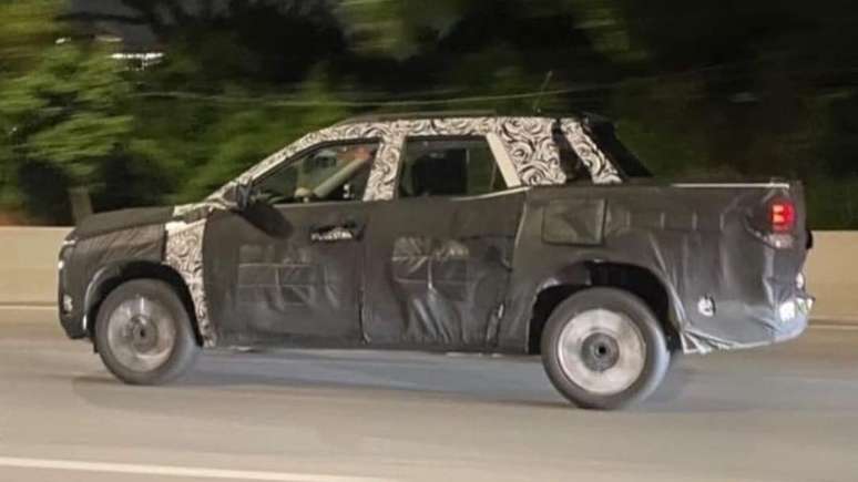 Flagra da nova Chevrolet Montana com menos camuflagem