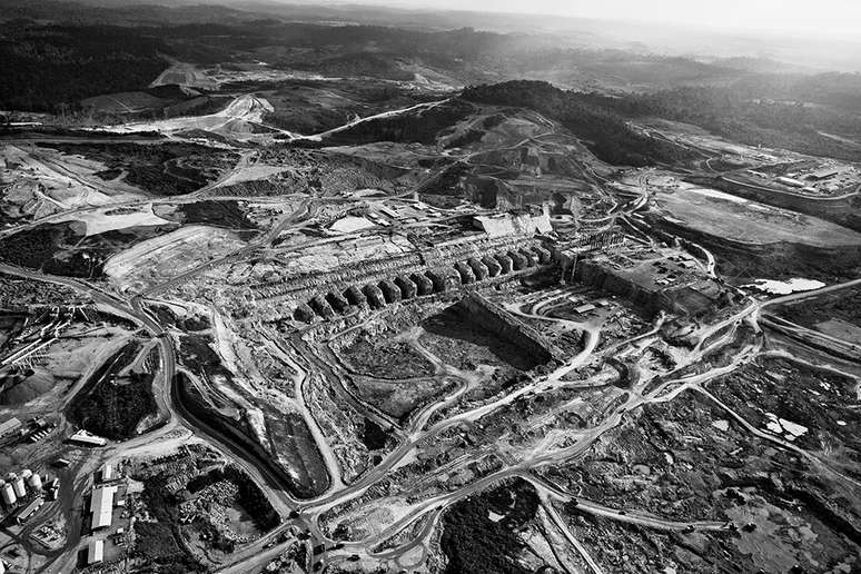 Vista aérea da construção da Barragem de Belo Monte no Rio Xingu, Altamira, Pará, Brasil
