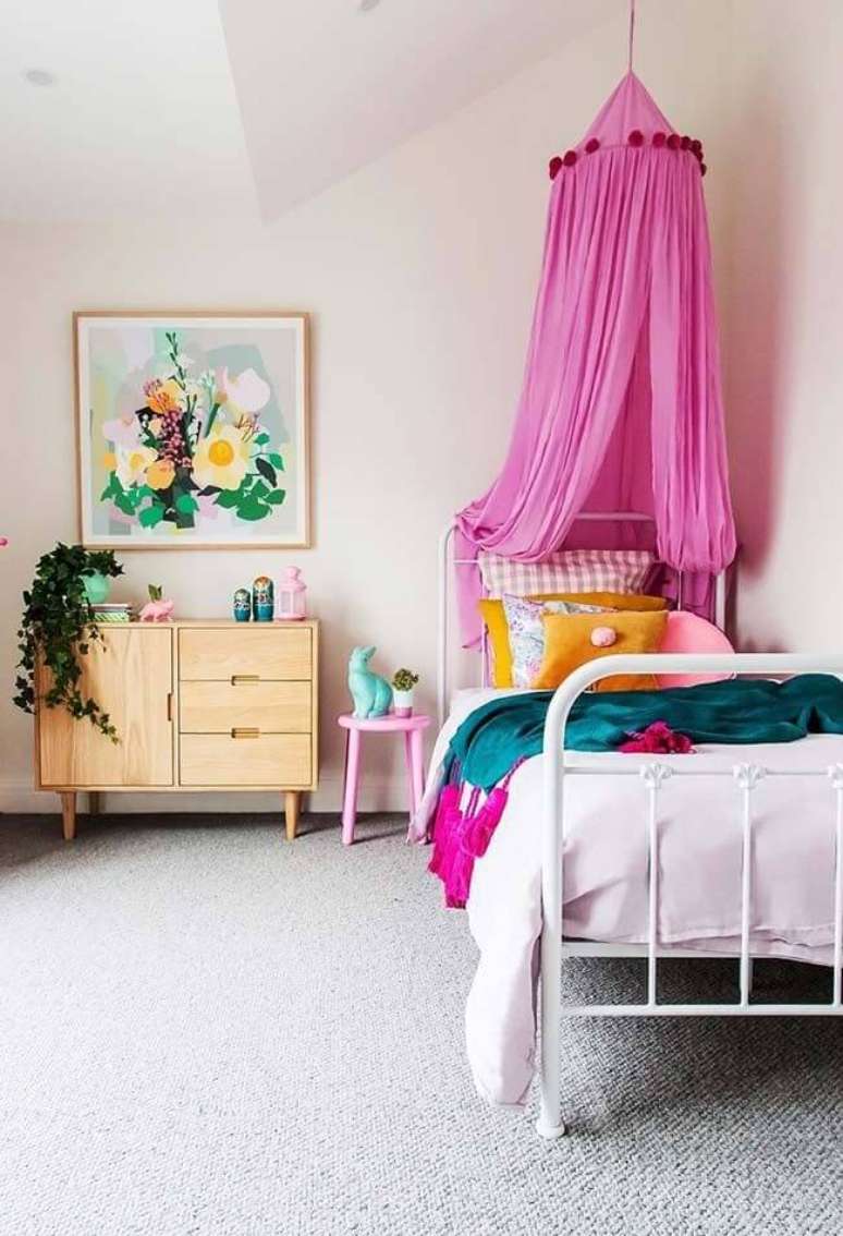 16. Mosquiteiro rosa e carpete para quarto. Fonte: Houzz