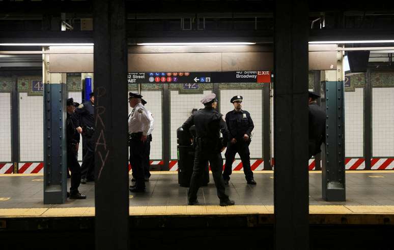 Ataque a tiros em metrô de Nova York deixou feridos 