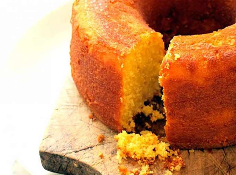 Receita fácil de bolo de fubá amanteigado