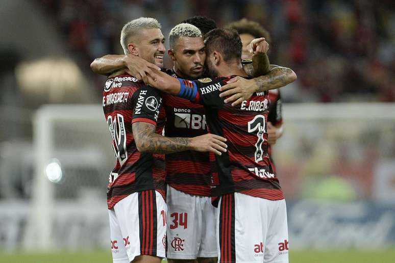 Com facilidade, Flamengo bate o Talleres por 3 a 1 no Rio