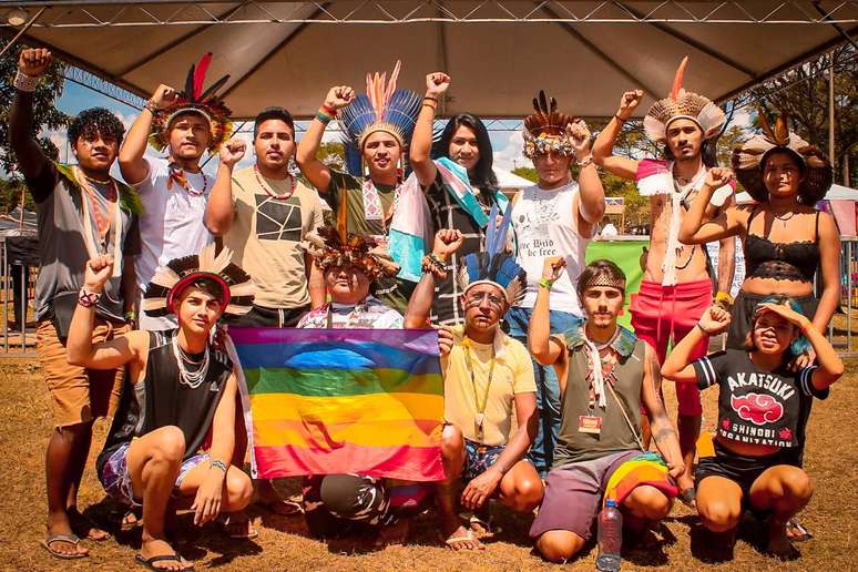 Indígenas lançam manifesto na primeira Plenária Nacional LGBTQIA+ da história do Acampamento Terra Livre