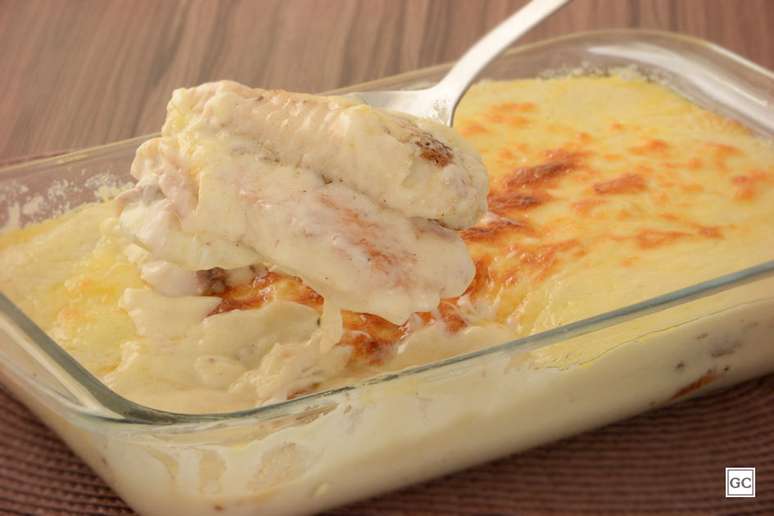 Peixe gratinado ao molho de queijos &ndash; Foto: Guia da Cozinha