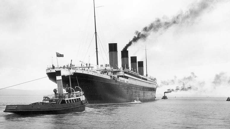 Primeiras saídas do RMS Titanic após deixar estaleiro