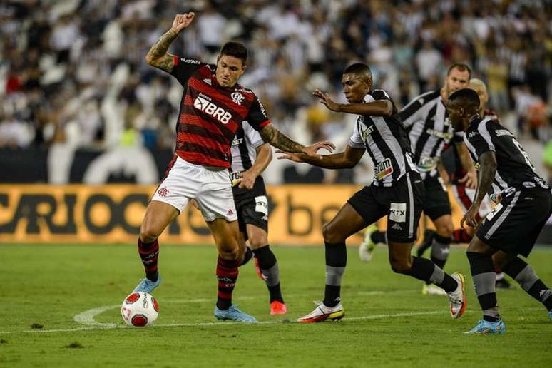 O Clássico dos Clássicos: Botafogo x Flamengo promete agitar o