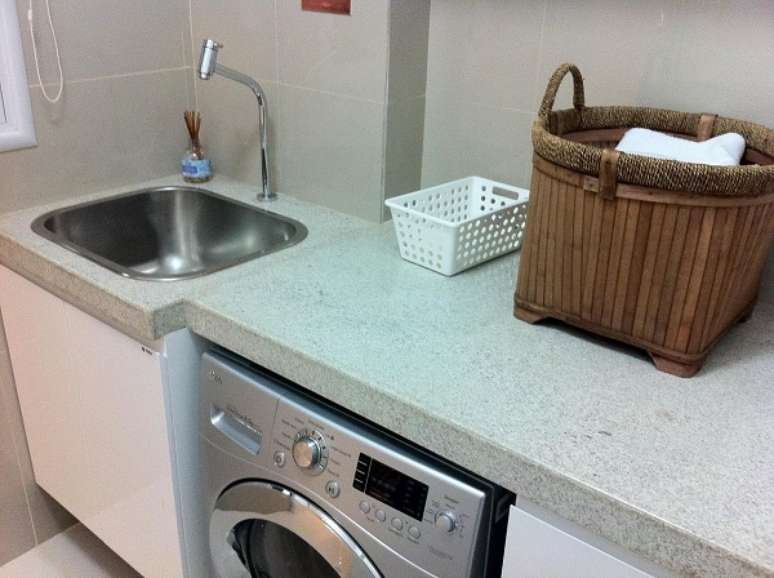 10. Tanque para lavanderia inox com gabinete – Foto Natacha Augusta de Souza Marie