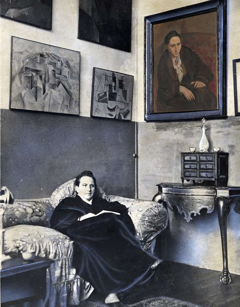 Em 1906, Picasso terminou o 'Retrato de Gertrude Stein' (acima à direita), que permaneceu na coleção dela até sua morte