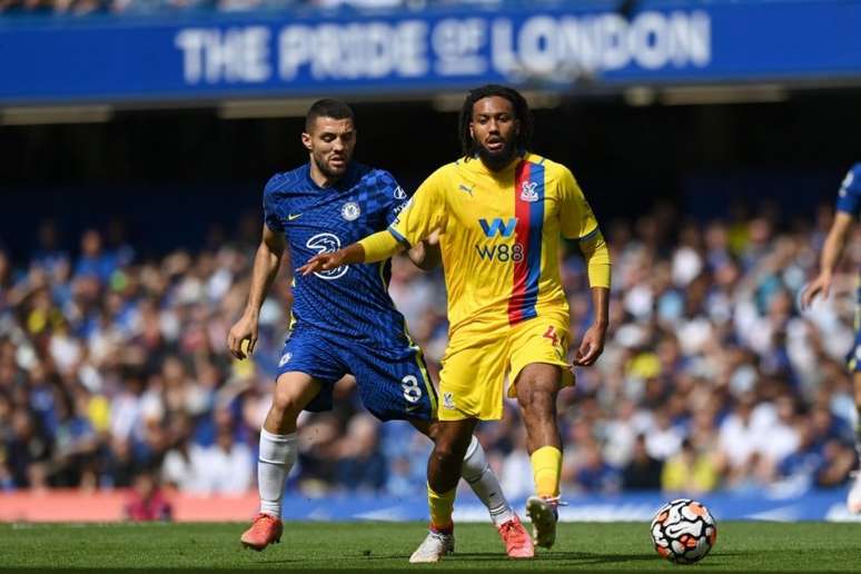 Chelsea e Crystal Palace disputam a segunda vaga da final da Copa da Inglaterra (Foto: GLYN KIRK / AFP)