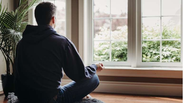 Embora a 'meditação mindfulness' possa ser apresentada como uma solução rápida, é importante observar as nuances, dizem especialistas